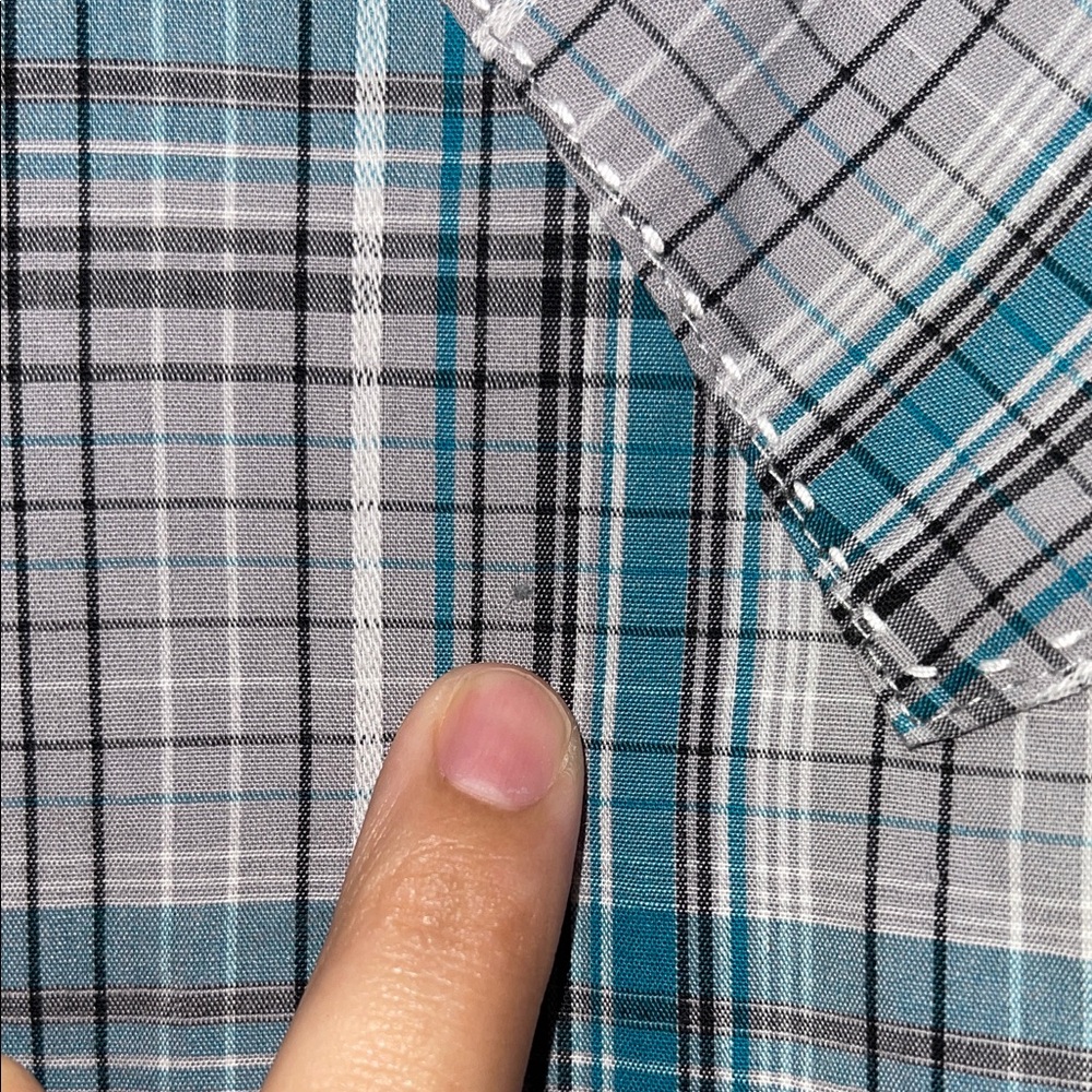 Wrangler Men's Teal and Gray Plaid Button Down Shirt - Picture 2 of 7